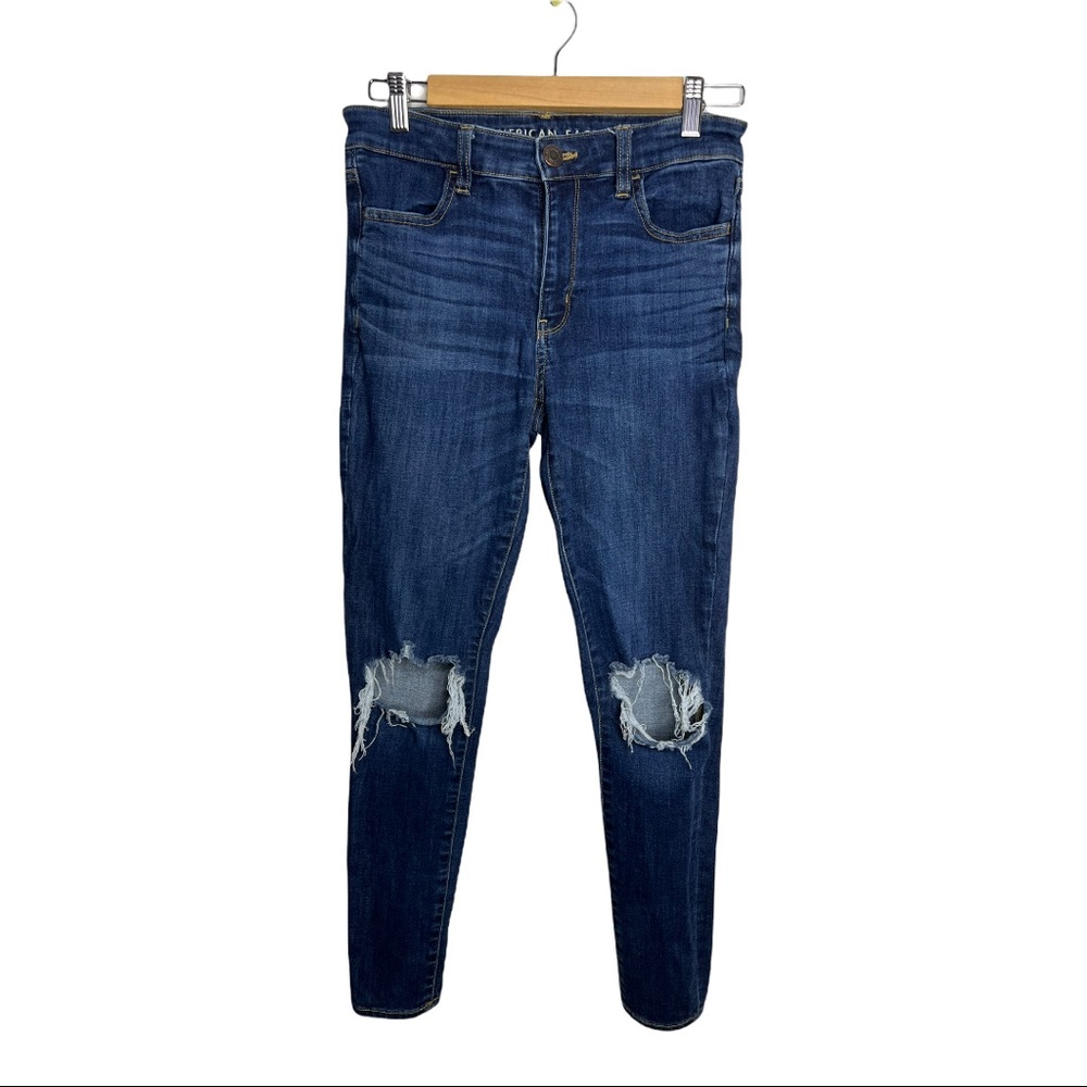 Woman’s American Eagle Distressed High Waisted Jean size 6